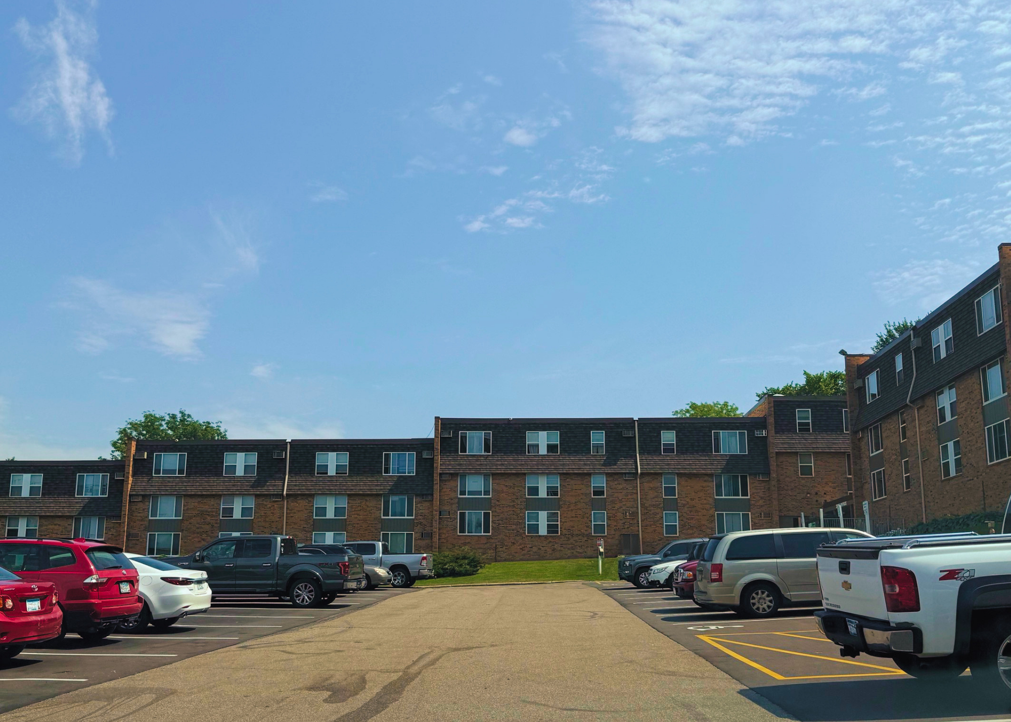 Tareen Development Partners acquires 286-unit Afton View Apartments in St. Paul
